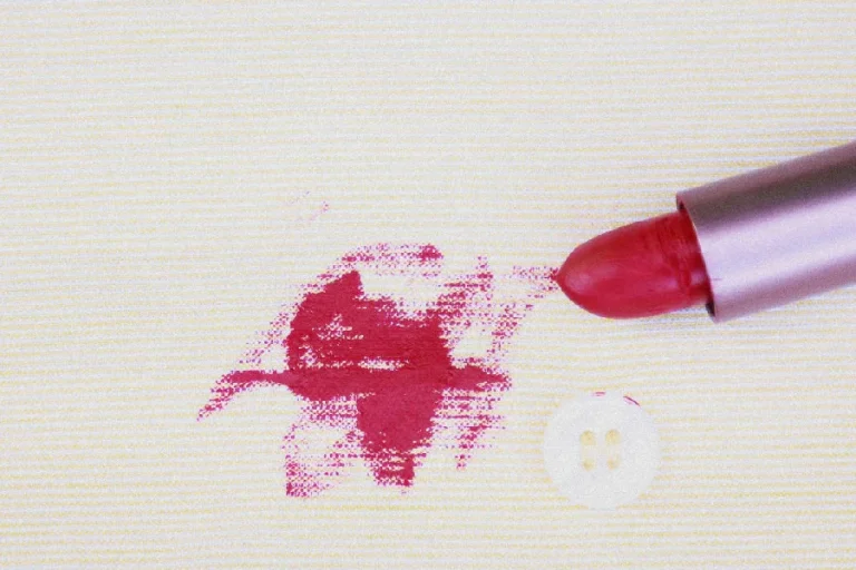 حلال رژ لب مایع